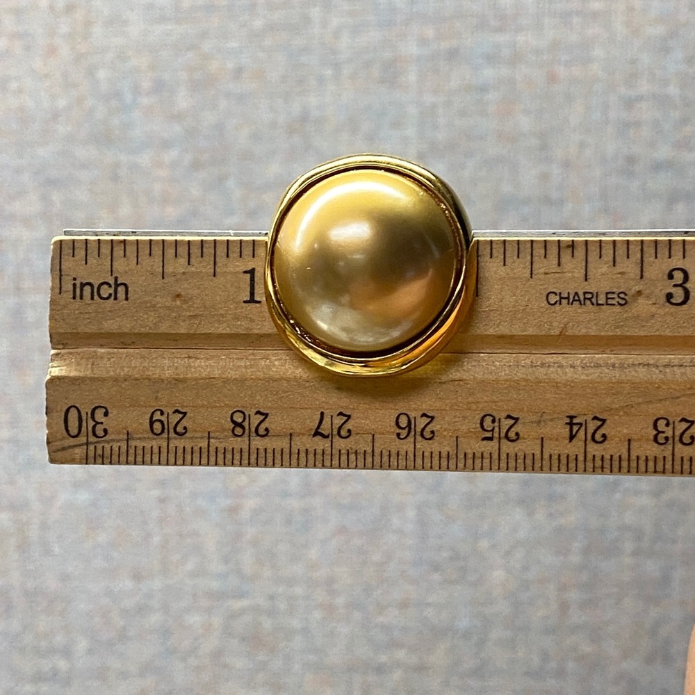 Vintage Carolee Classic Gold Tone Faux Pearl Button Clip On Earrings Designer - Picture 8 of 11